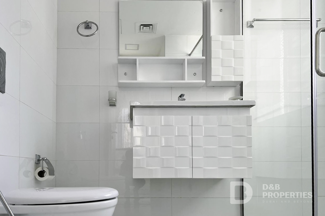 Fully Furnished | Modern Unit | Park view