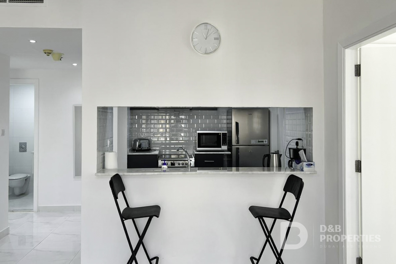 Fully Furnished | Modern Unit | Park view