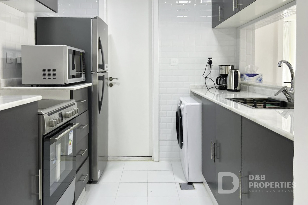 Fully Furnished | Modern Unit | Park view