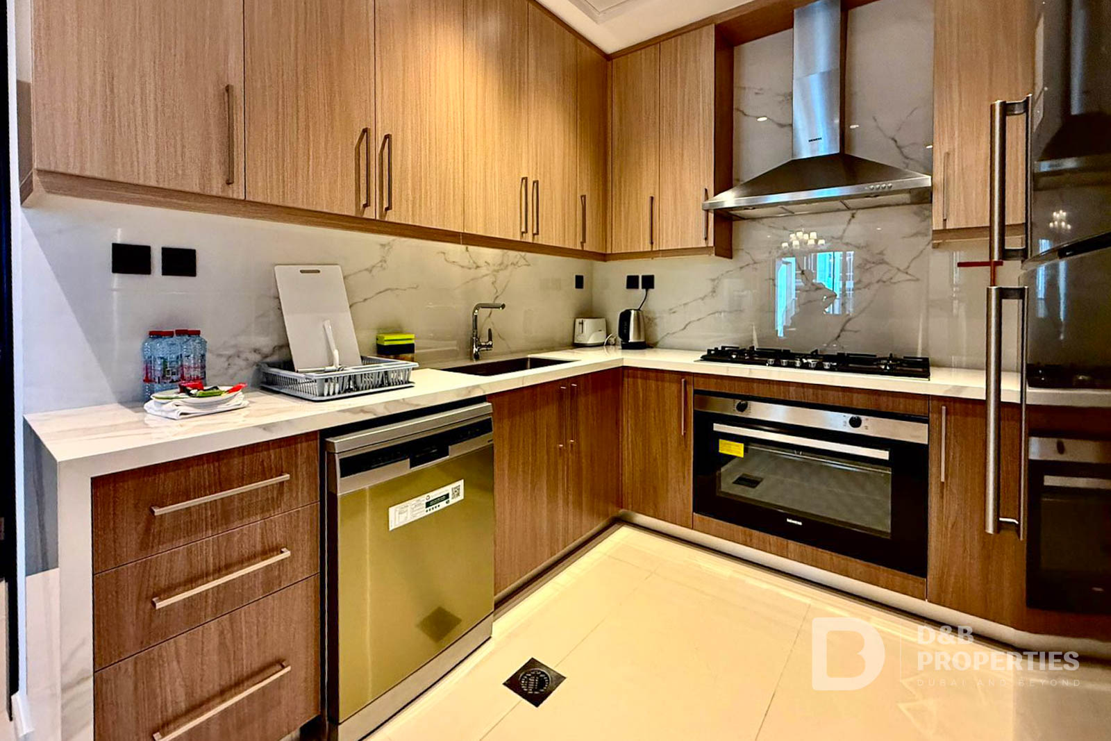 Spacious 2 Bedroom | Furnished | Up to 12 Cheques