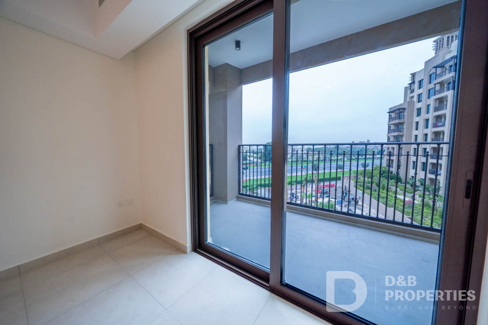 BRAND NEW | MODERN LIVING | SKYLINE VIEW