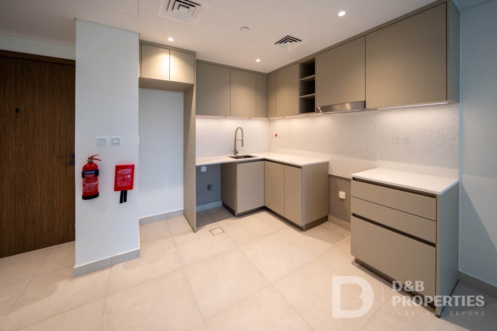 BRAND NEW | MODERN LIVING | SKYLINE VIEW