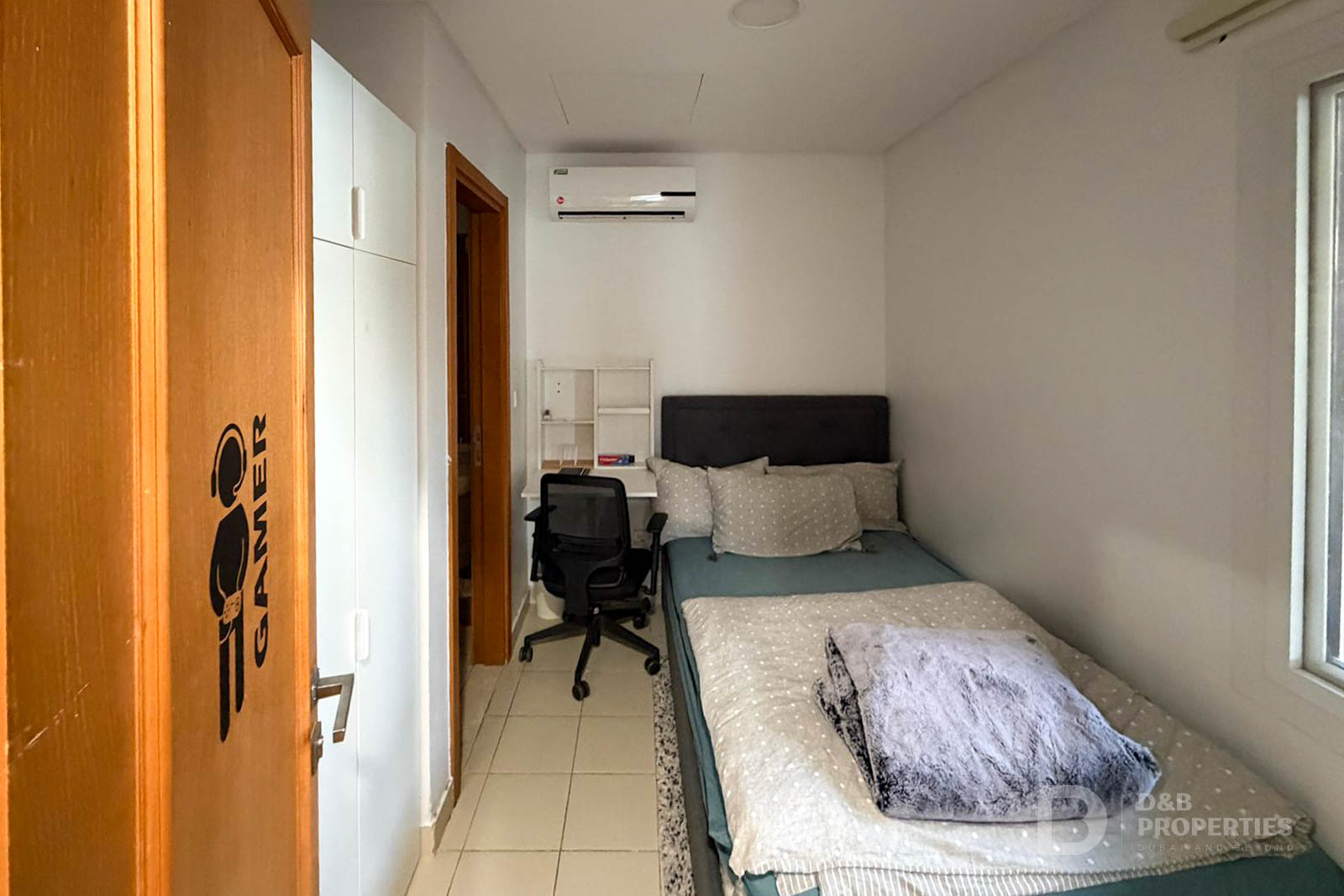 Well Maintained | Corner | Single Row