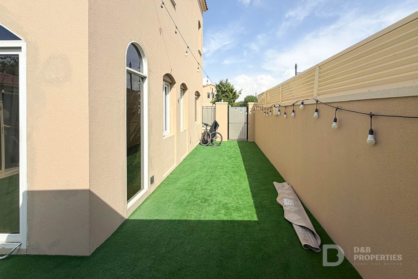 Well Maintained | Corner | Single Row