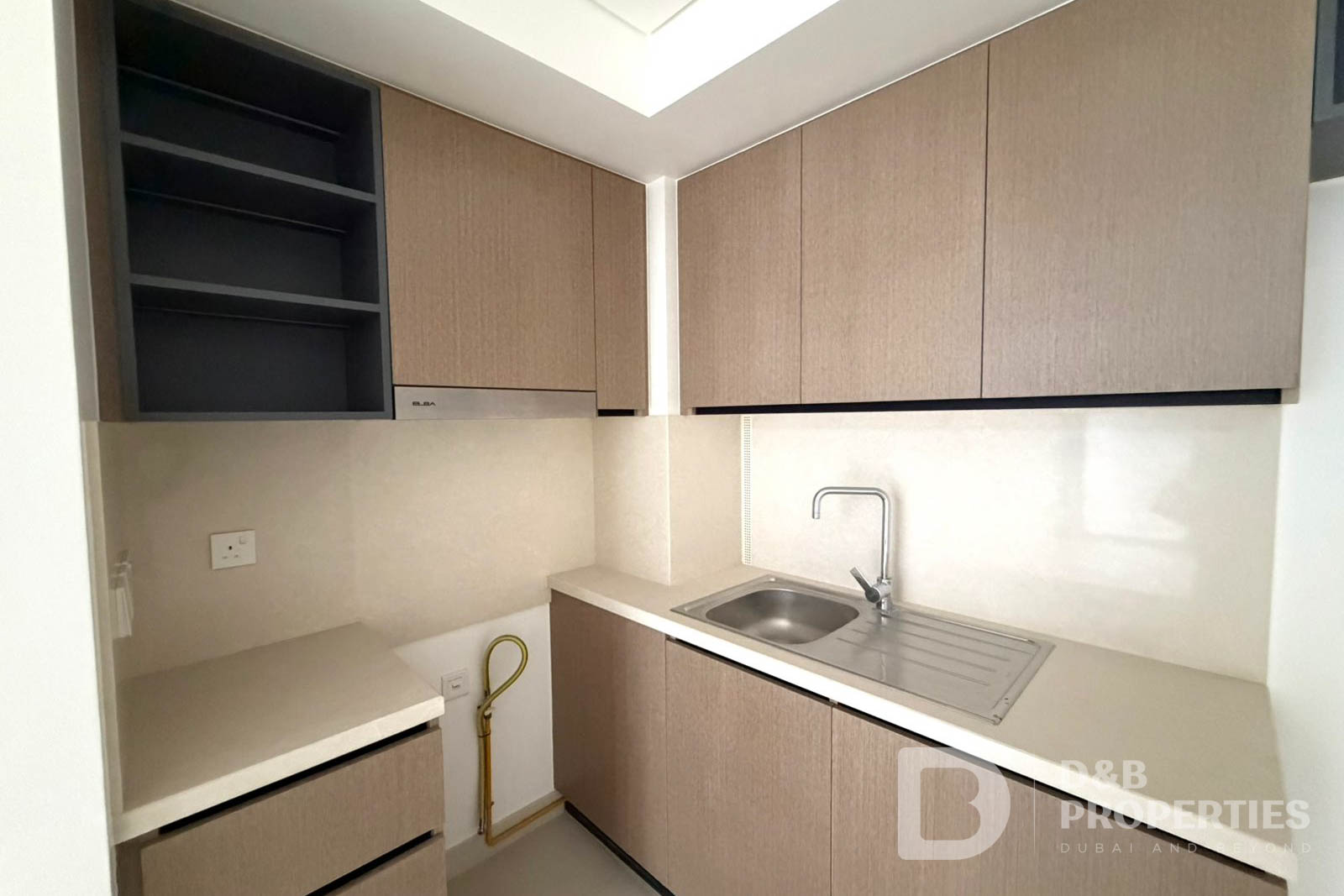 PREMIUM LOCATION | NEAR BURJ KHALIFA | UNFURNISHED