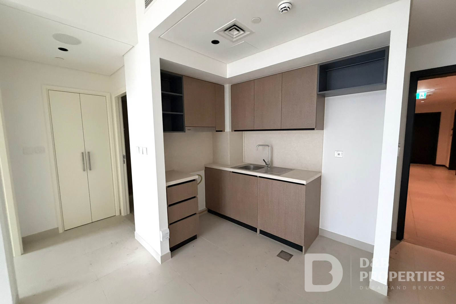 PREMIUM LOCATION | NEAR BURJ KHALIFA | UNFURNISHED