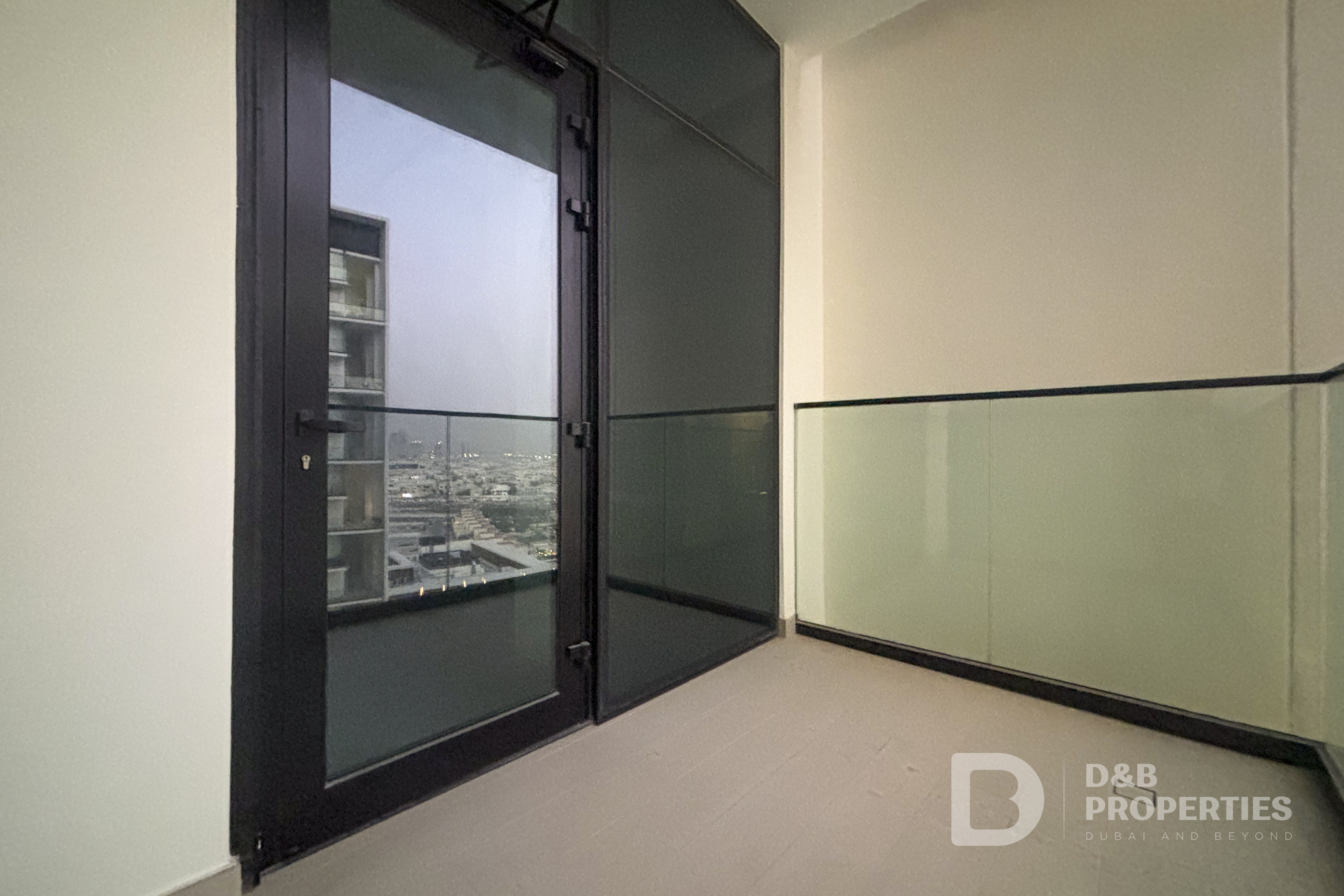 Pool and Villa Views | Flexible Cheques | Vacant