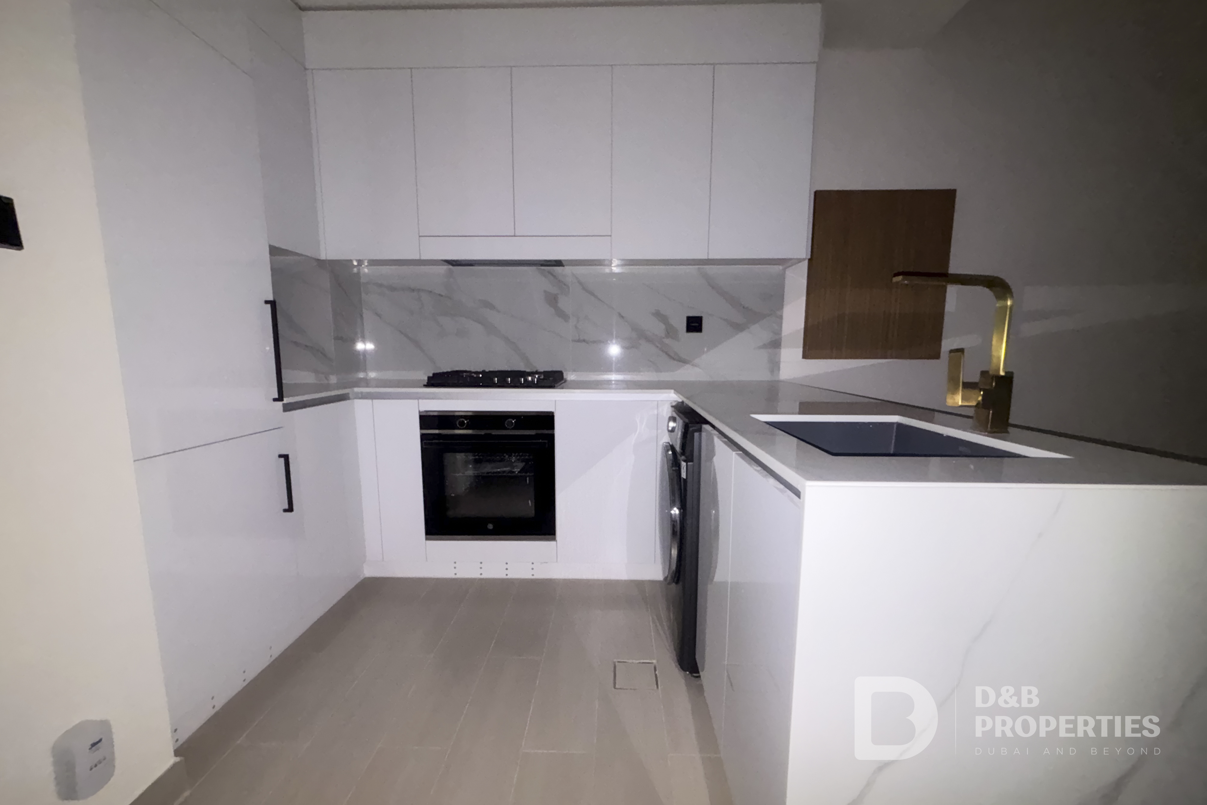 Pool and Villa Views | Flexible Cheques | Vacant