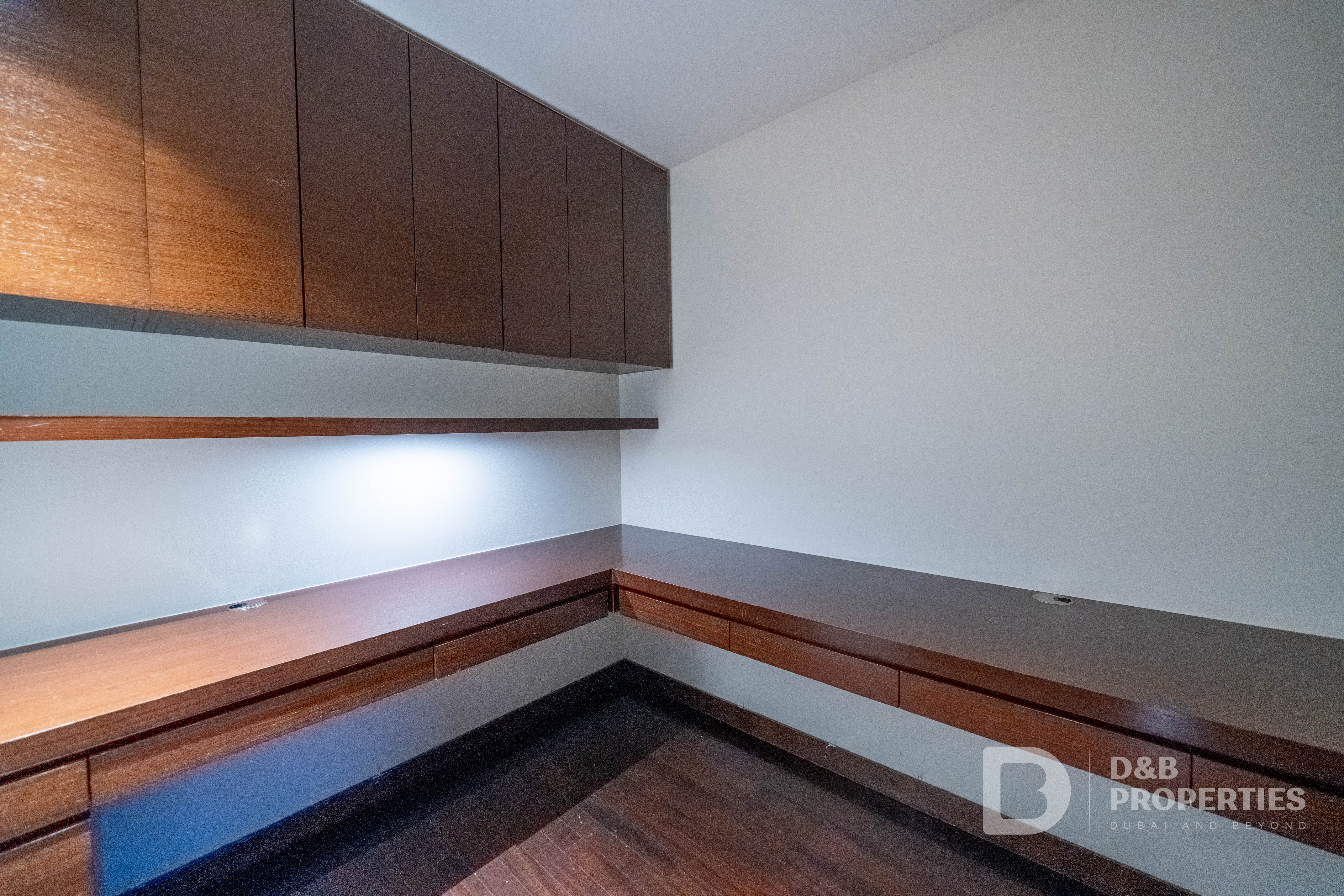 VACANT NOW | STUDY ROOM | SINGLE LIFT