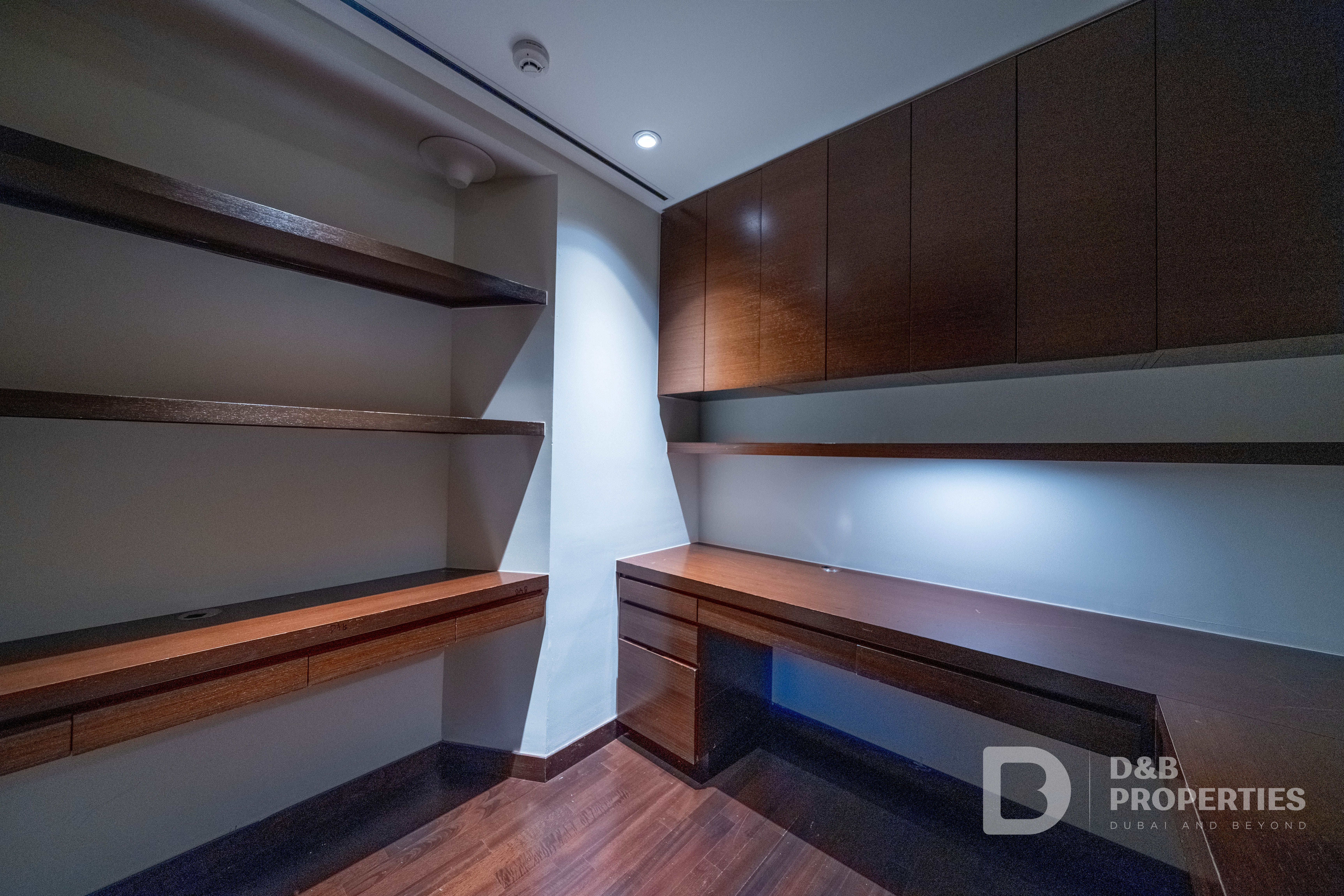 VACANT NOW | STUDY ROOM | SINGLE LIFT