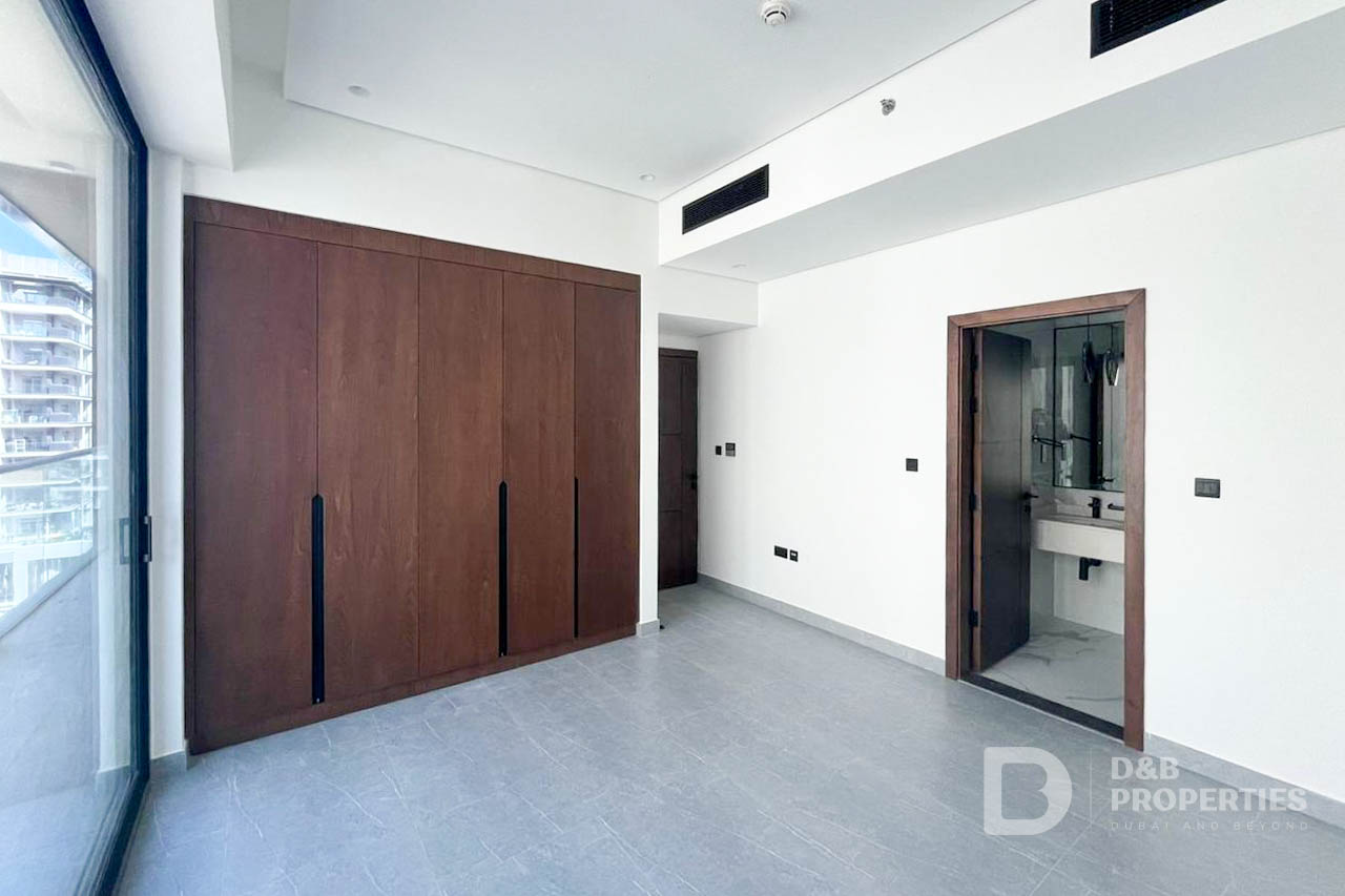 BRAND NEW | UNFURNISHED | PARK VIEW