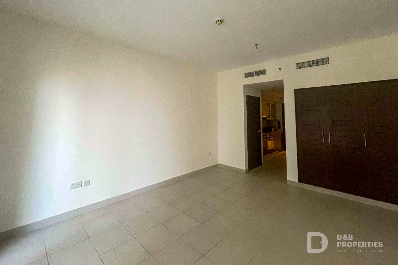Vacant Now | Unfurnished | 4 Cheques