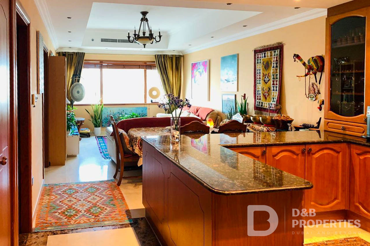 ONE OF ONE | EXCEPTIONAL LAYOUT | FULL MARINA VIEW