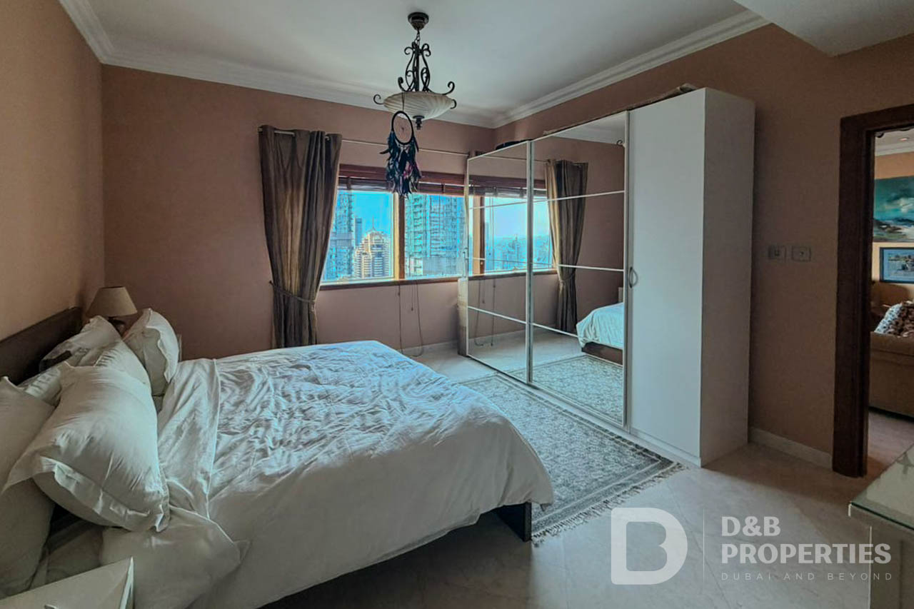 ONE OF ONE | EXCEPTIONAL LAYOUT | FULL MARINA VIEW