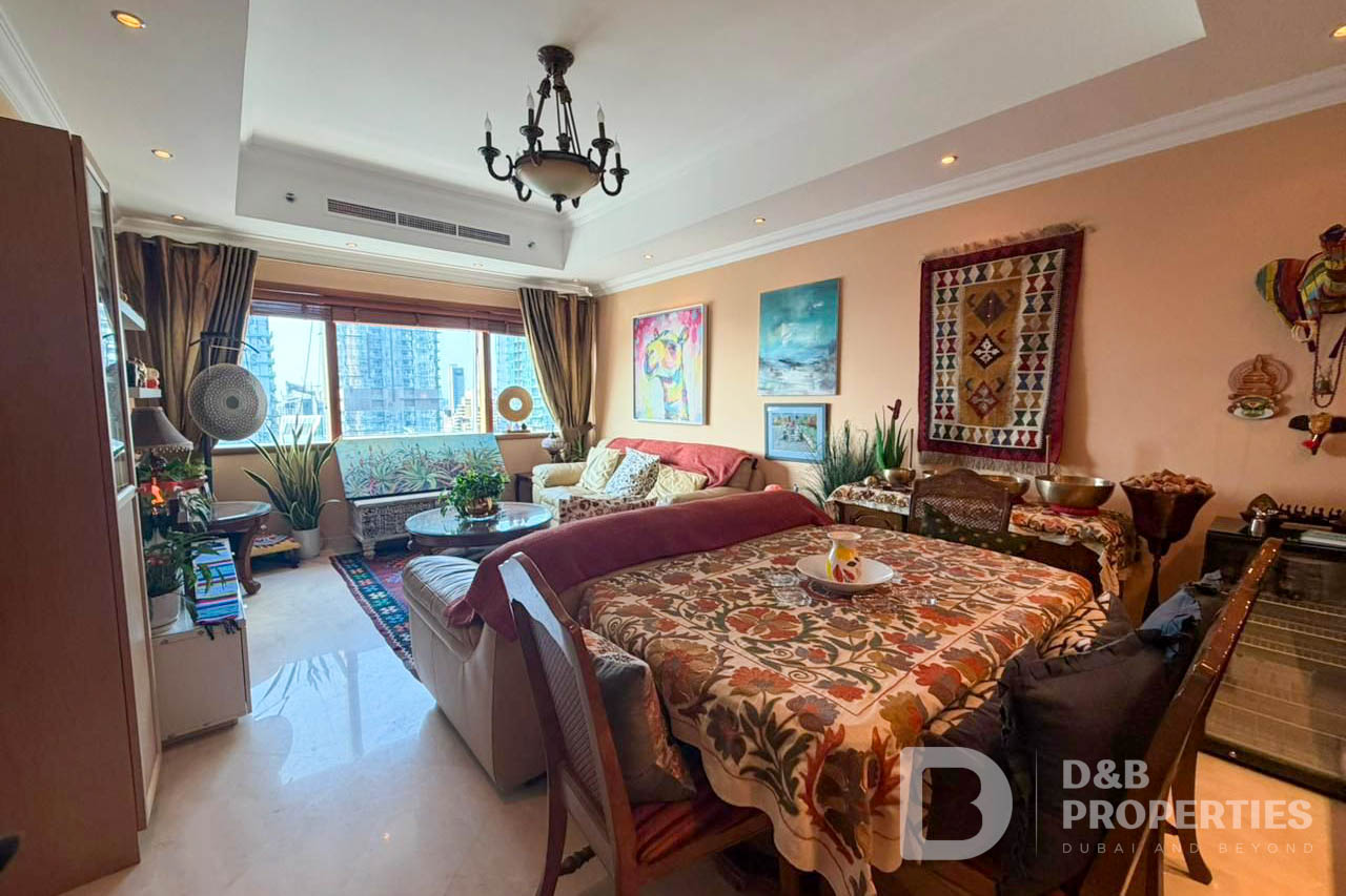 ONE OF ONE | EXCEPTIONAL LAYOUT | FULL MARINA VIEW