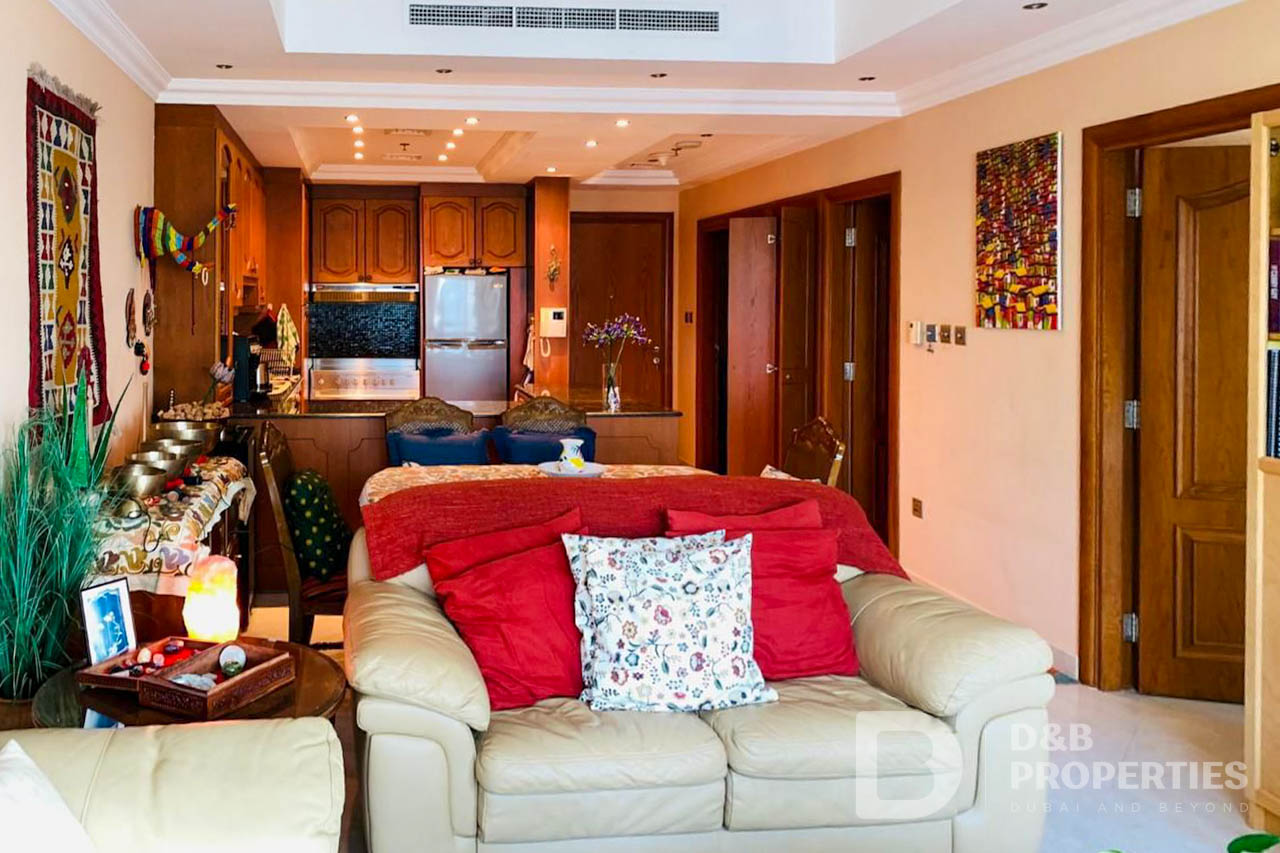 ONE OF ONE | EXCEPTIONAL LAYOUT | FULL MARINA VIEW