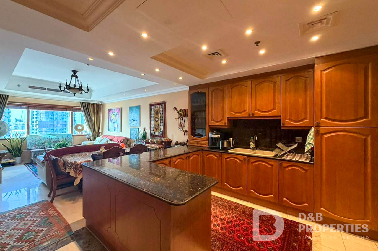 ONE OF ONE | EXCEPTIONAL LAYOUT | FULL MARINA VIEW
