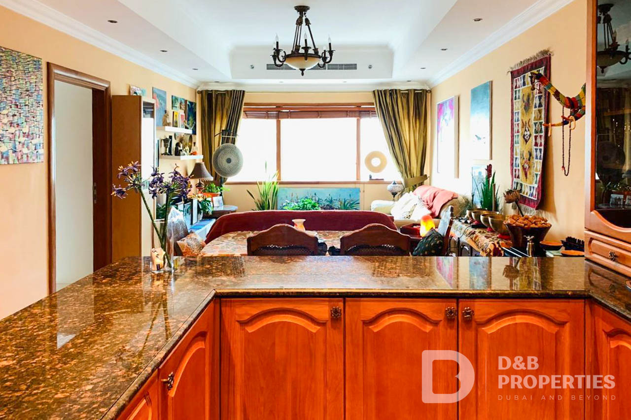 ONE OF ONE | EXCEPTIONAL LAYOUT | FULL MARINA VIEW