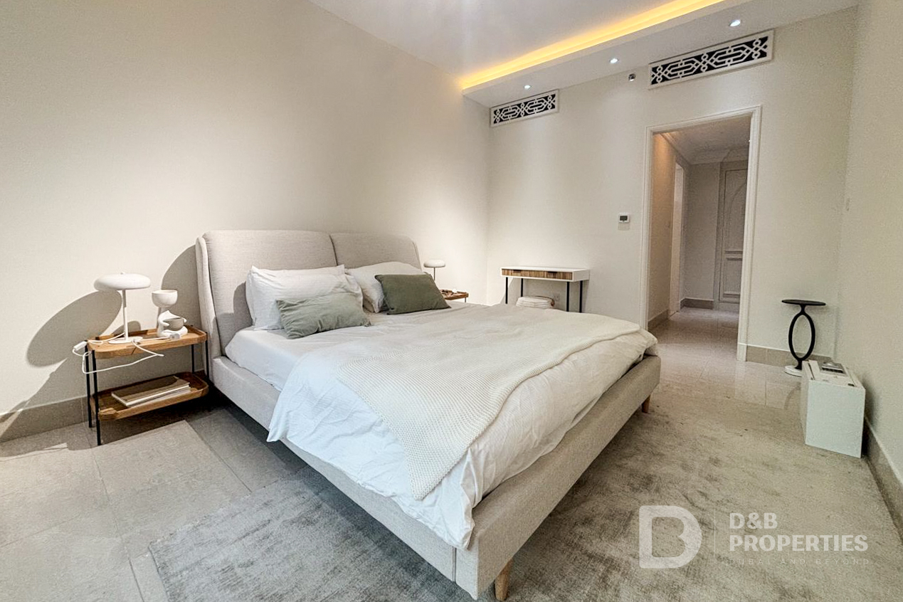 Bright | Vacant | Furnished | Upgraded