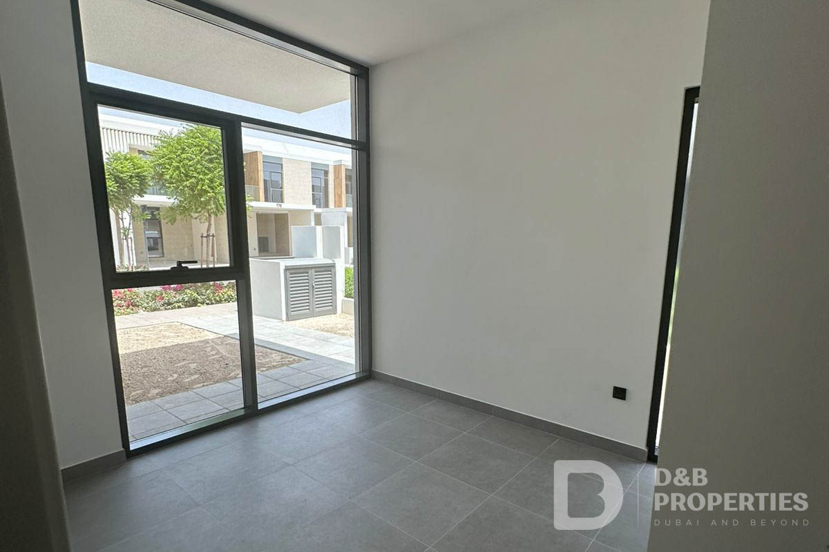 Corner unit | Huge Layout | Best Price