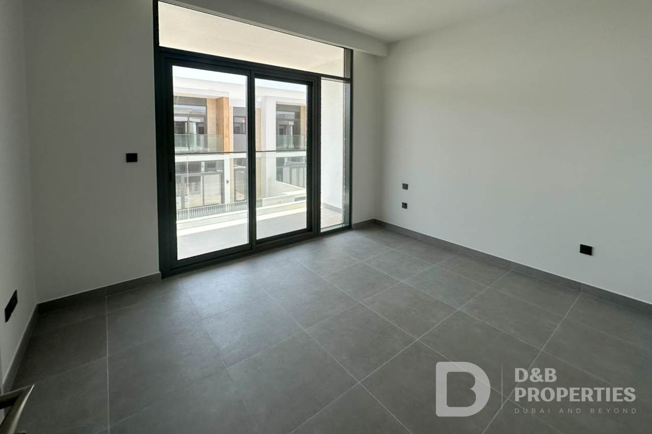 Corner unit | Huge Layout | Best Price