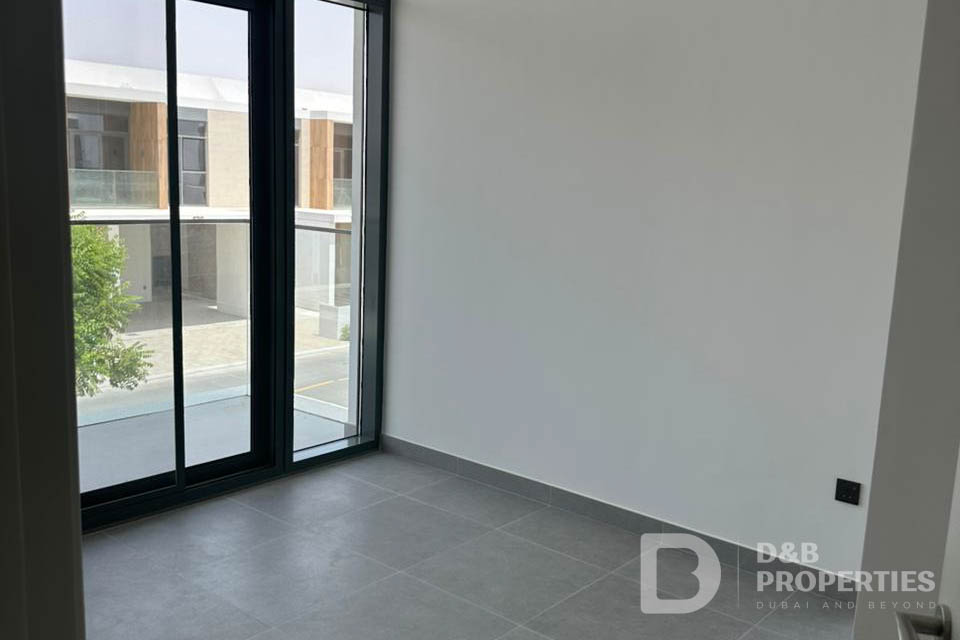 Corner unit | Huge Layout | Best Price