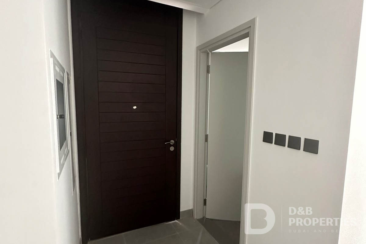 Corner unit | Huge Layout | Best Price