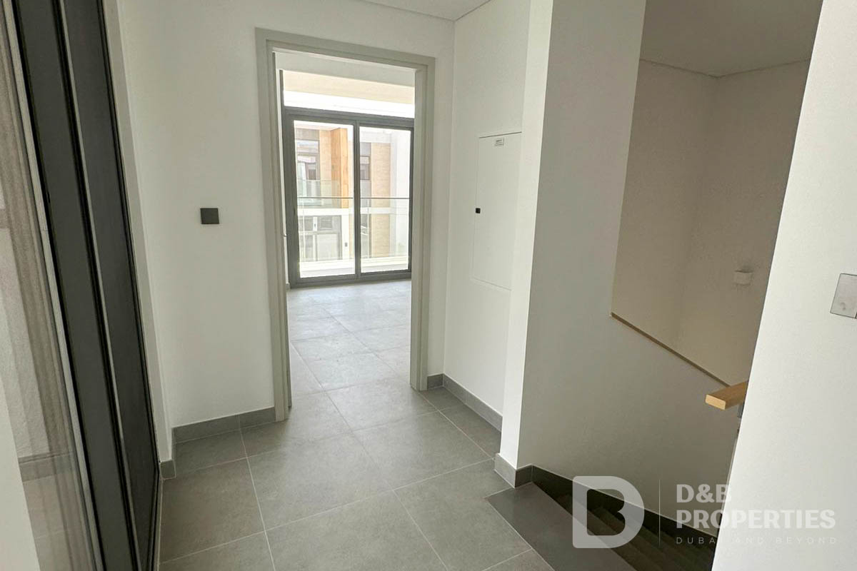 Corner unit | Huge Layout | Best Price