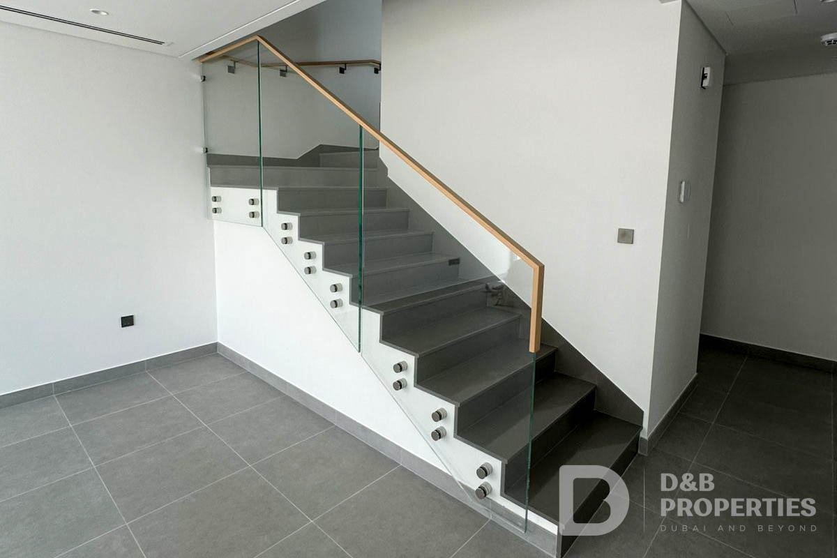Corner unit | Huge Layout | Best Price
