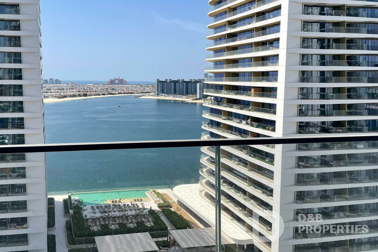Spacious 1 Bedroom | Sea View | Vacant Now