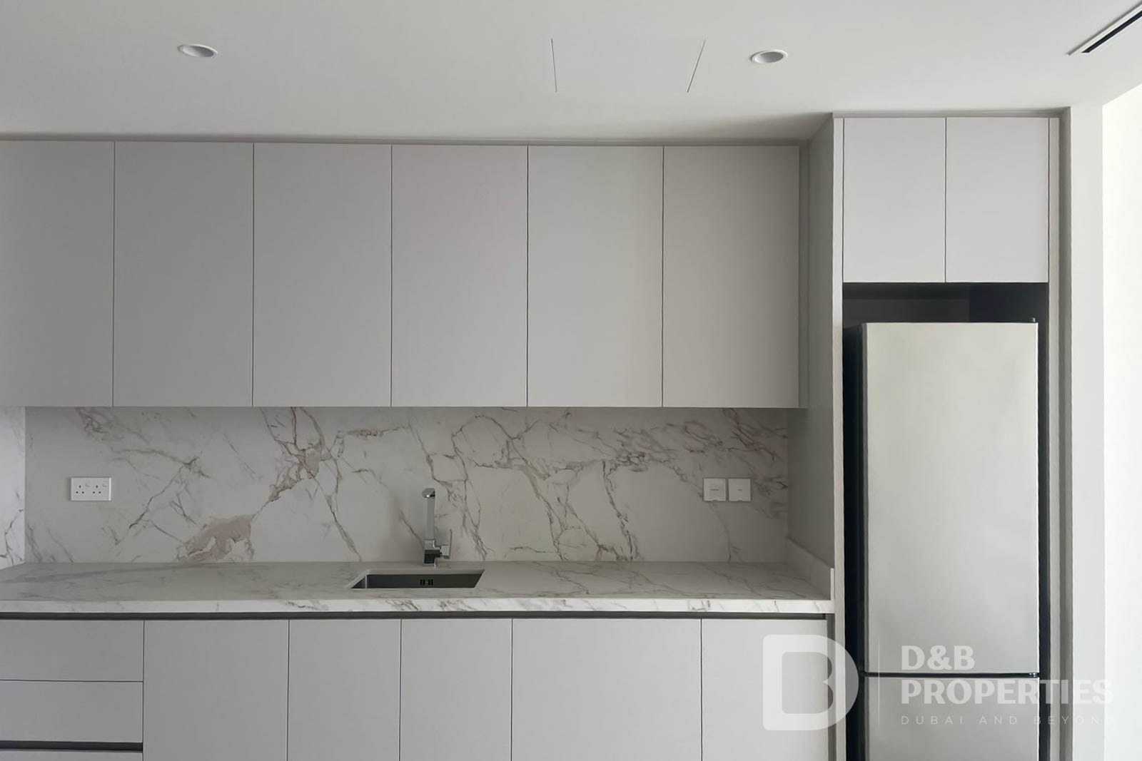 Spacious 1 Bedroom | Sea View | Vacant Now