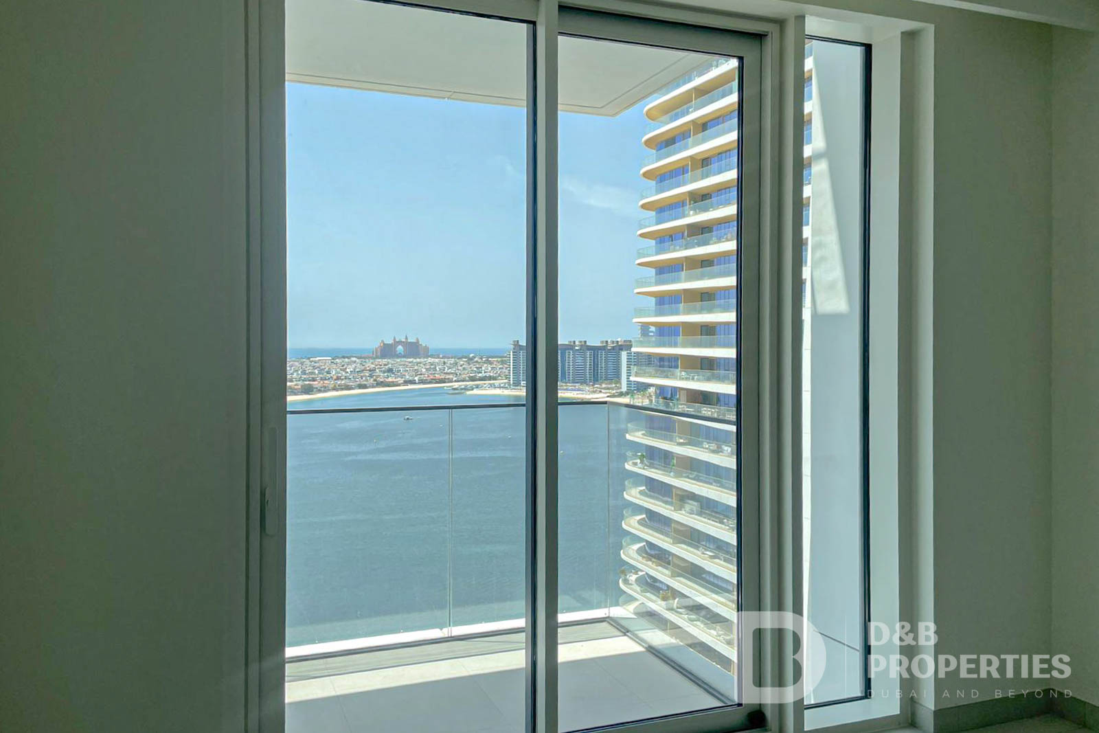 Spacious 1 Bedroom | Sea View | Vacant Now