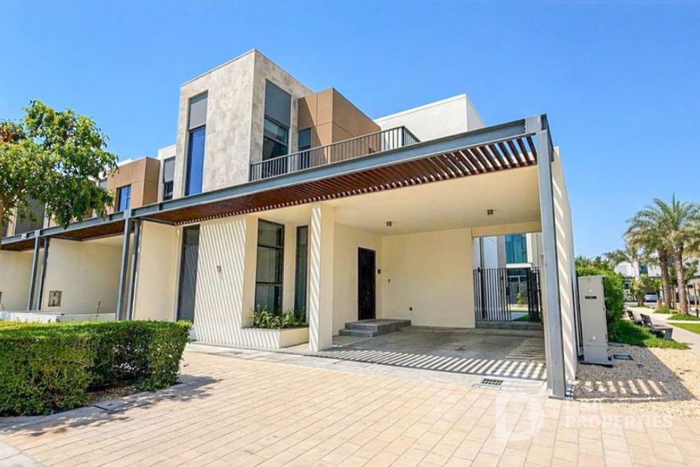 Prime Spot | Amazing View | Close to Park and Pool