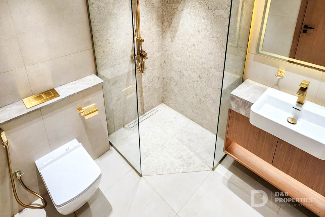 High Floor | Vacant | Bright Interior