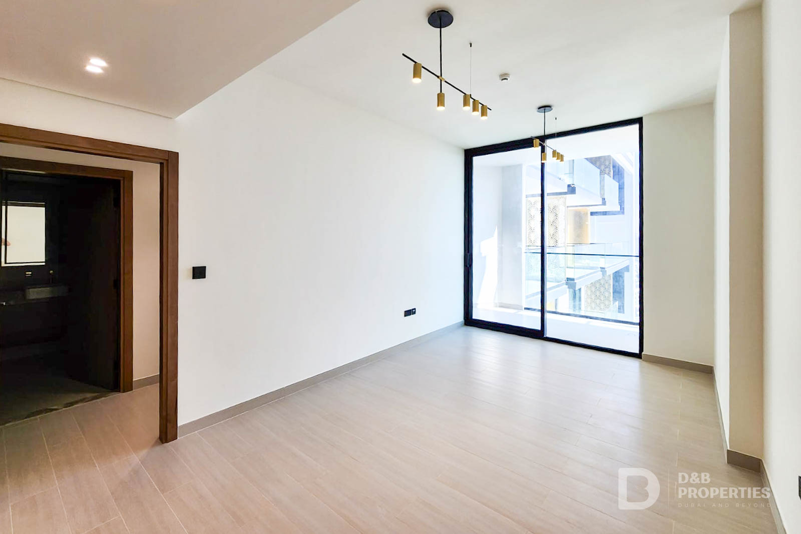 High Floor | Vacant | Bright Interior