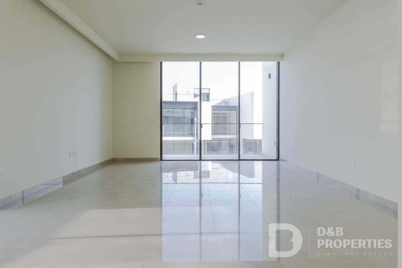 Vacant | Luxury 5 Bedroom Villa | Brand New