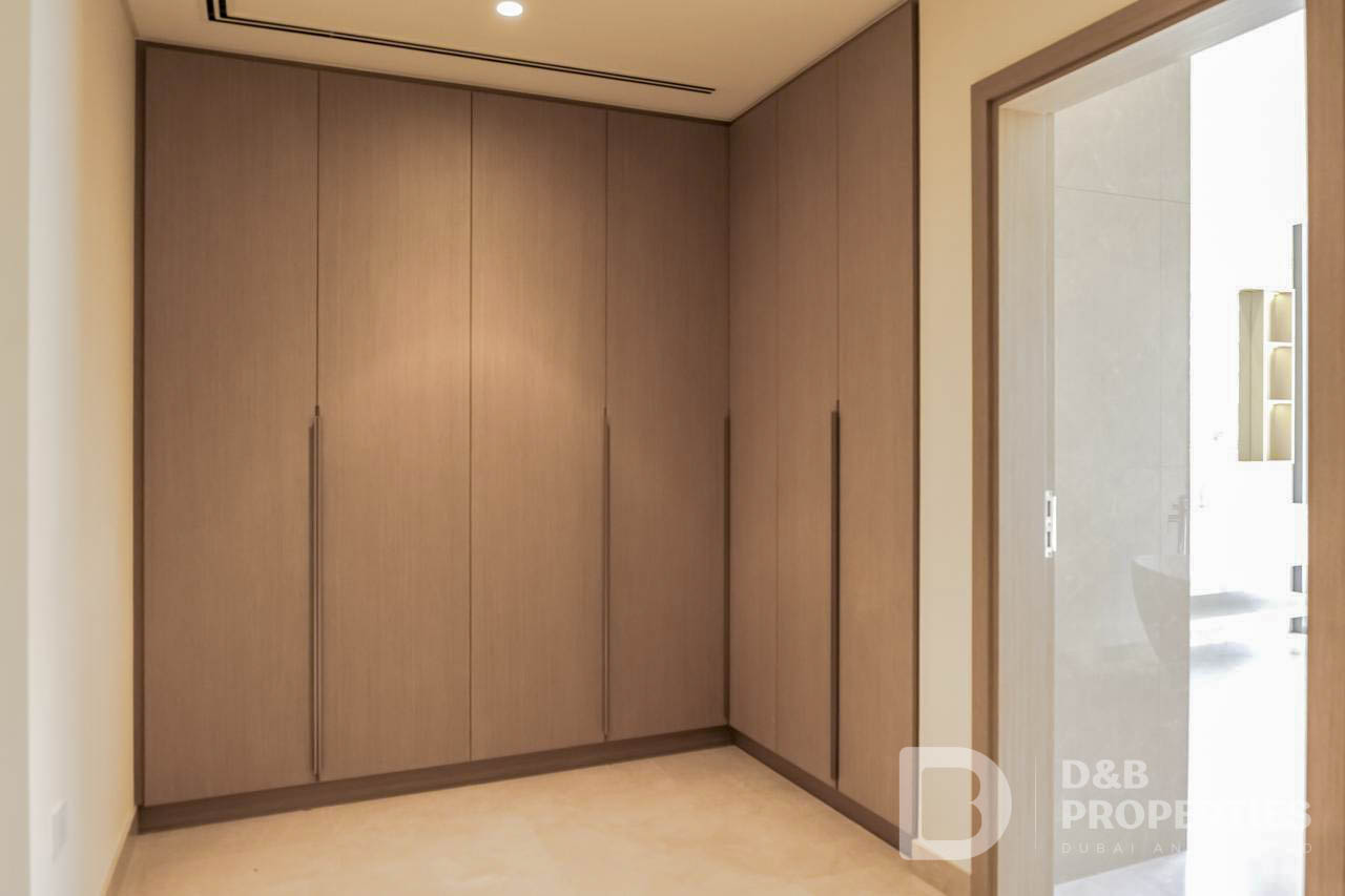 Vacant | Luxury 5 Bedroom Villa | Brand New
