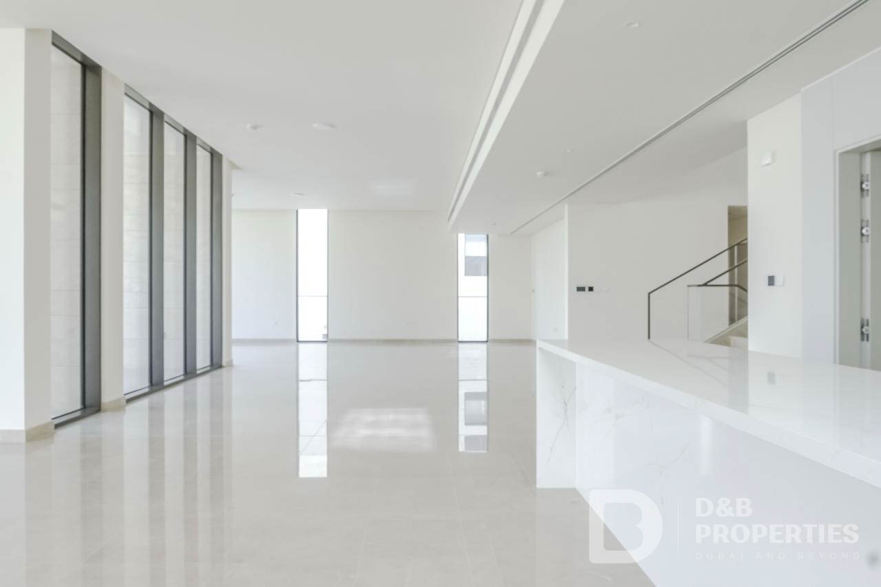 Vacant | Luxury 5 Bedroom Villa | Brand New