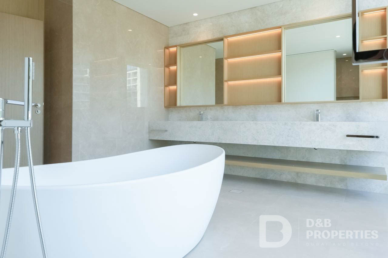 Vacant | Luxury 5 Bedroom Villa | Brand New