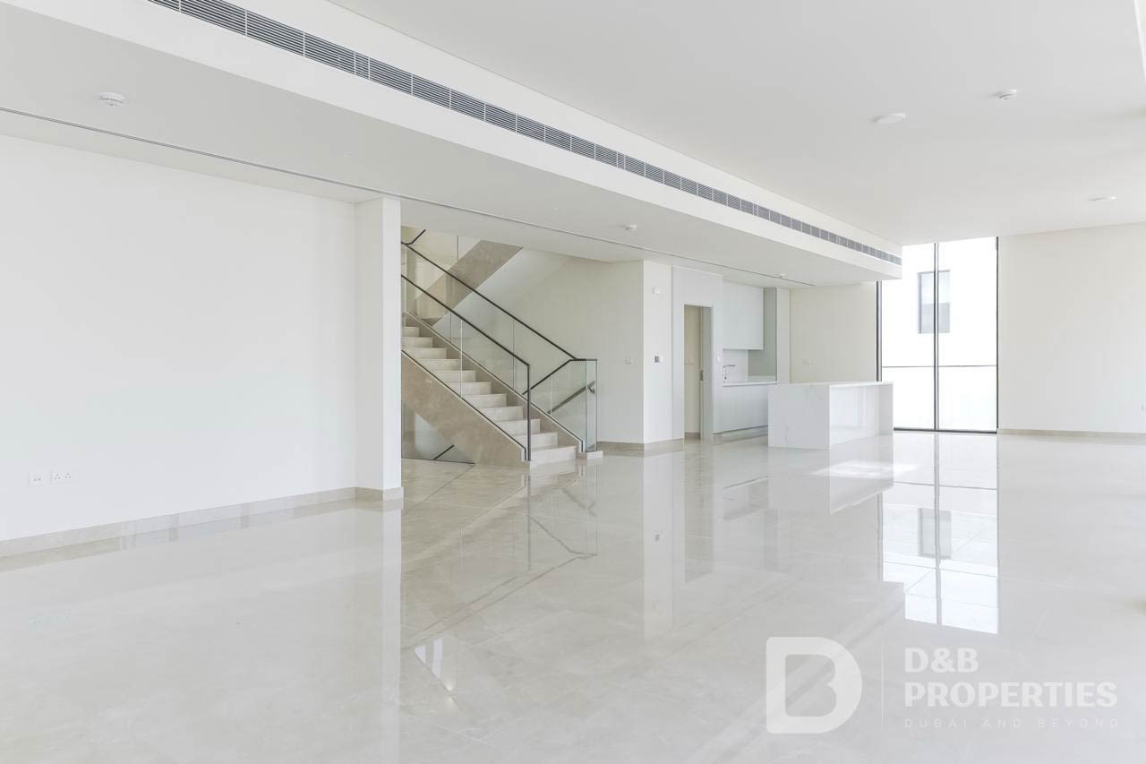 Vacant | Luxury 5 Bedroom Villa | Brand New