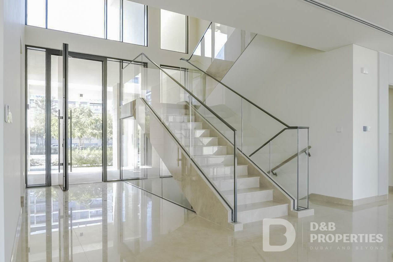 Vacant | Luxury 5 Bedroom Villa | Brand New