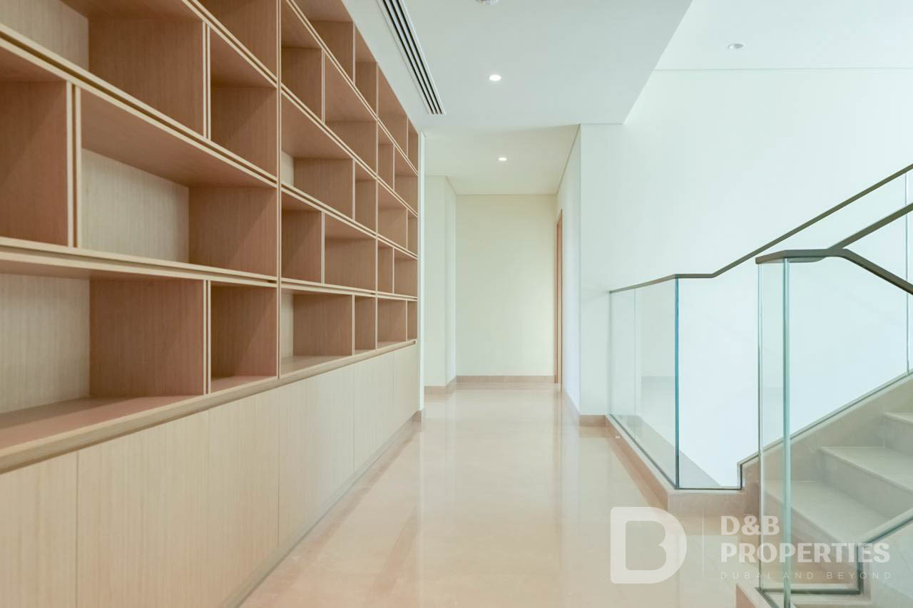 Vacant | Luxury 5 Bedroom Villa | Brand New