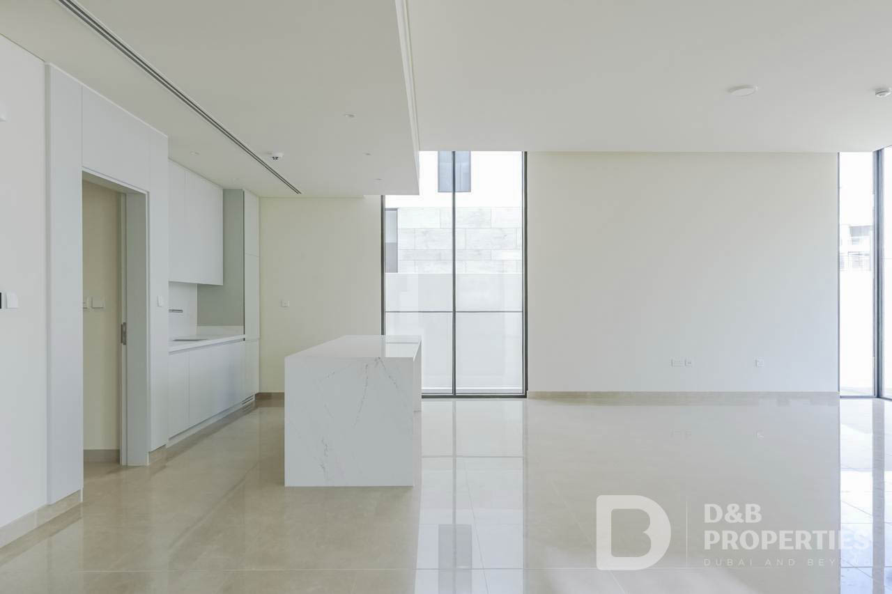 Vacant | Luxury 5 Bedroom Villa | Brand New