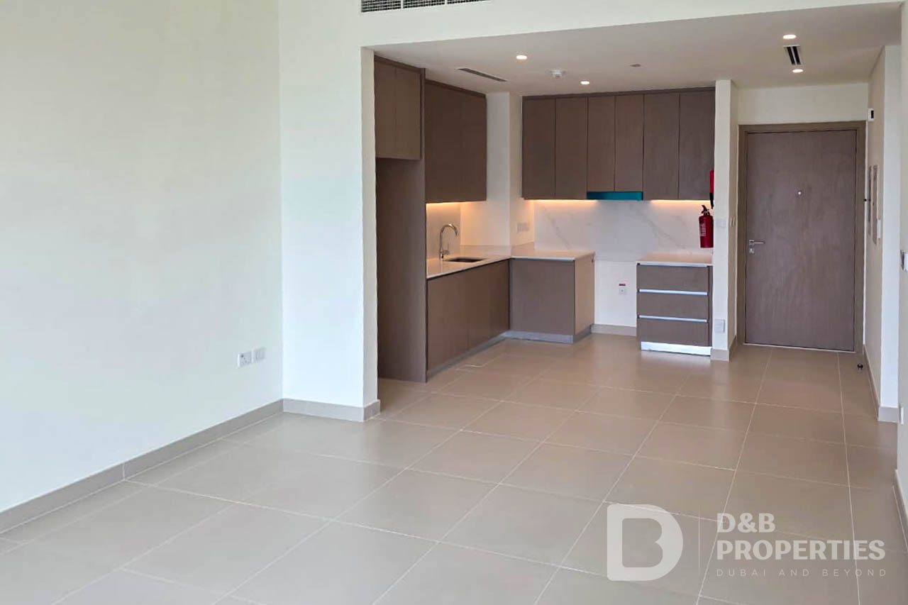 Brand New | Pool View | Flexible Cheques