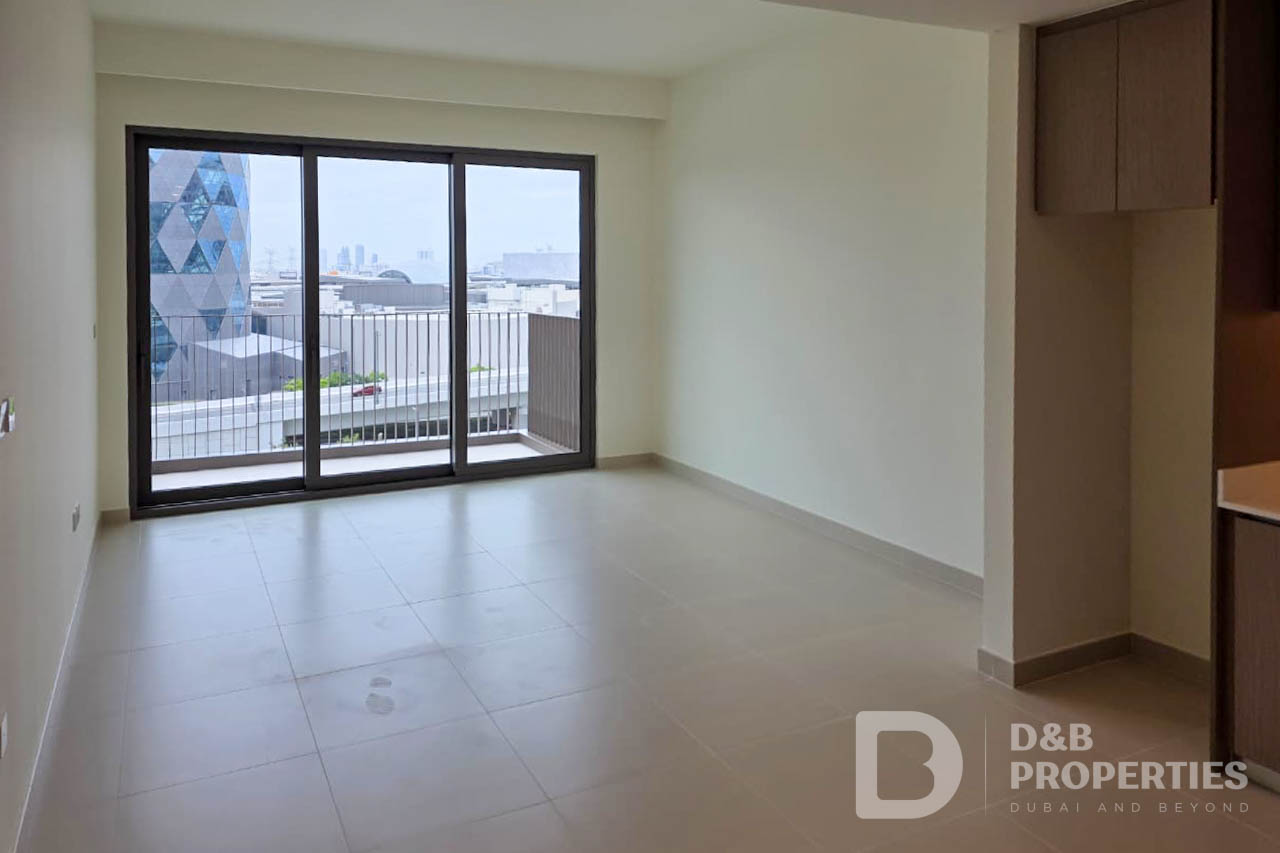 Brand New | Pool View | Flexible Cheques