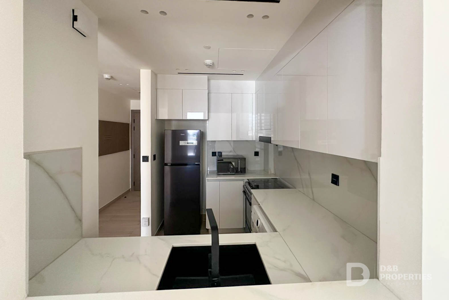 Multiple Cheques | Vacant | Low Floor | Large Size