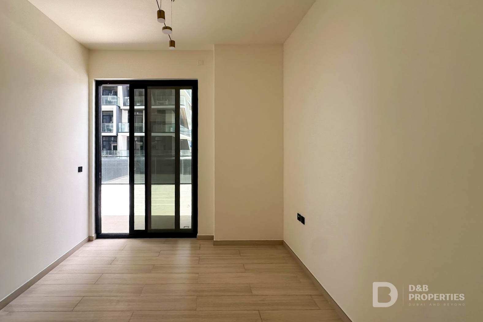 Multiple Cheques | Vacant | Low Floor | Large Size