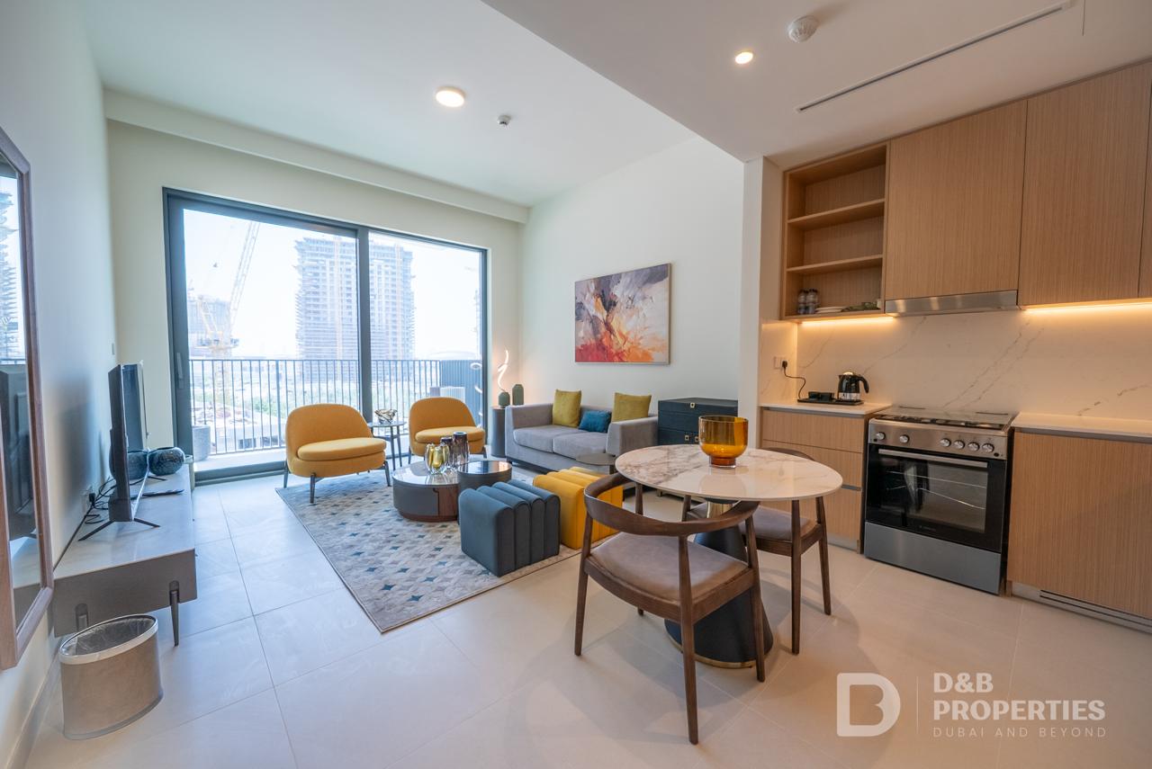 Bright | Stylish Apartment | Great Amenities