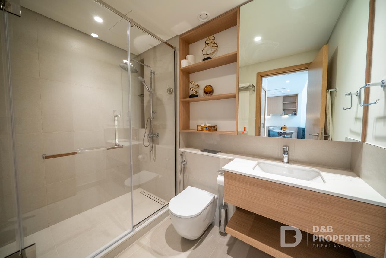 Bright | Stylish Apartment | Great Amenities