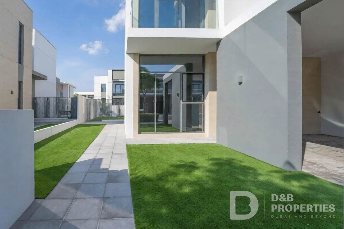 Close to Amenities | Landscaped | Modern Finish